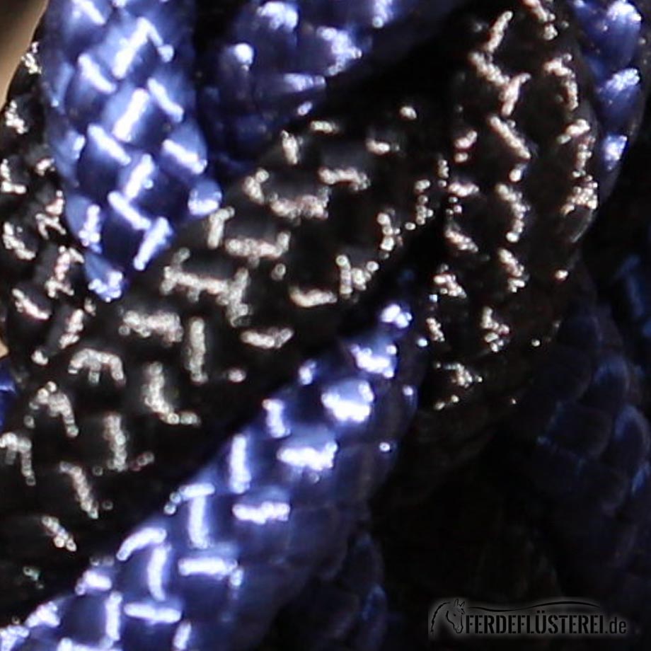 Schwarz-Blau
