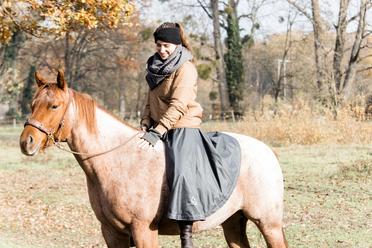 Er Lässt Sich Von Seiner Besten Freundin Reiten Er Lässt Sich Von Seiner Besten Freundin Reiten