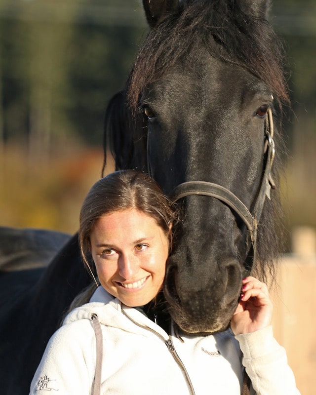 SAndra Loeckner mit Pferd