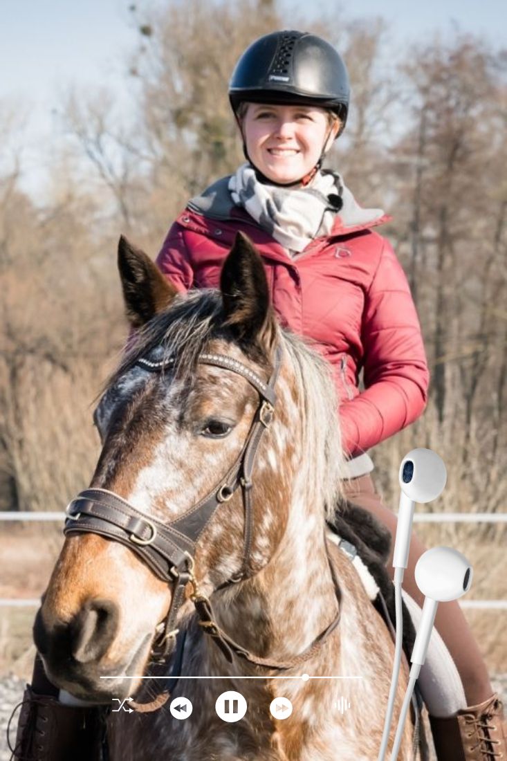 Reitmagie - 1 Woche Audiotraining 1 Hero und Selma Reitend mit Kopfhörer